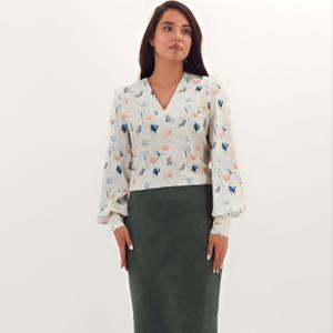 Юбка-карандаш светло-зелёная из искусственной замши от бренда Braslava. Удлинённая классическая юбка подойдет для составления базового гардероба. По спинке застёжка на молнию. Функциональные карманы обеспечивают практичность этой юбки со шлицей как для офиса, так и в повседневной жизни. Идеальная посадка подчеркнет достоинства любой фигуры.