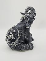 Слон индийский сидит sl03