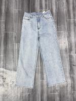 Женские джинсы китайского производителя из хлопка с содержанием 60–100%.