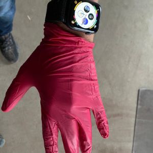 Цветные нитриловые перчатки смотровые с текстурой MediOK c РУ
Красные!
