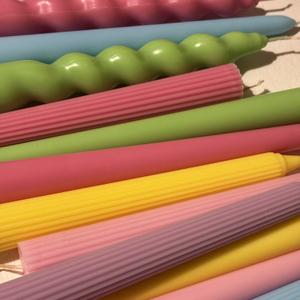 яркие столовые свечи, с горением более 5ти часов, разных размеров и форм