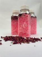 Соль для ванн "Чарующая роза" Бело-розовая с лепестками роз 250г+-10г, бутылка пластик BO300-12