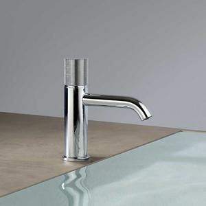 Дизайнерские коллекции смесителей в различных цветах