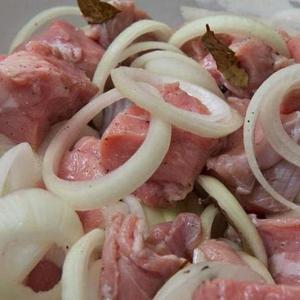 Шашлыки свинина ( окорок,лопатка) в маринаде