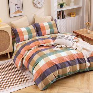 Стиранный хлопок — натуральная ткань для постельного белья из 100% хлопкового волокна. Проходит предварительную стирку на производстве, благодаря чему становится мягкой, матовой и приятной к телу уже с первого использования. Хорошо пропускает воздух, впитывает влагу, не электризуется и подходит для ежедневного сна в любое время года. Ткань устойчива к многократным стиркам, не дает сильной усадки и сохраняет форму и цвет. Оптимальный выбор для комфортного и долговечного постельного белья.