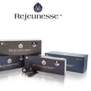 Rejeunesse — филлеры нового поколения для естественного омоложения
Линейка филлеров Rejeunesse создана на основе гиалуроновой кислоты с улучшенной формулой, обеспечивающей длительный и естественный эффект. Продукты Rejeunesse эффективно устраняют морщины, восстанавливают объем и контуры лица, а также стимулируют выработку коллагена для более молодой и свежей кожи.

Основные продукты линейки:
Classic — универсальный филлер для коррекции средней глубины морщин и восстановления объема.
Soft — легкий филлер для деликатных зон, таких как область вокруг глаз и губы.
Lift — высокоплотный филлер для лифтинга и контурной пластики.