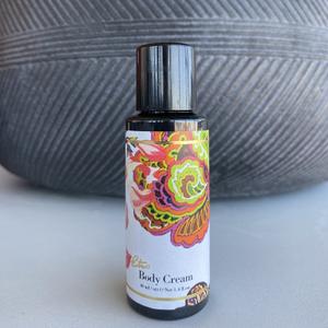 Крем (лосьон) для тела / Body Cream ETRO 40 ml

Оптовая продажа брендовой уходовой косметики ETRO (Италия)

Предлагаем приобрести эксклюзивную партию бренда ETRO — шампуни, гели для душа, кондиционеры для волос, крем (лосьон) для тела, мыло.

• Продукция ETRO — это оригинальные средства по уходу за телом и волосами с уникальными ароматами.
• Идеально подойдёт для бутиков, SPA-салонов, гостиниц, магазинов косметики, маркетплейсов
• Мелкий и крупный оптом
• Документы, сертификаты, фото по запросу
• Быстрая доставка по России