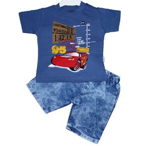 Комплект одежды (футболка с джинсовыми шортами) Akira, рост: 86, 92, 98, 104, цвет: серо-голубой/джинс. Костюм для мальчика: футболка с принтом и джинсовые шорты на резинке.