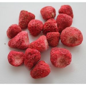 Клубника сублимационной сушки Баба Ягодка (целые ягоды) 50 г - 333 руб.