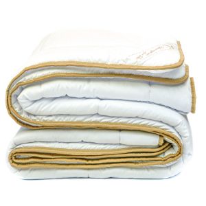Коллекция шерстяных одеял с чехлом из 100% натурального хлопка, согреет вас и вашу семью во время сна. Все  материалы натуральные и приятные для тела.