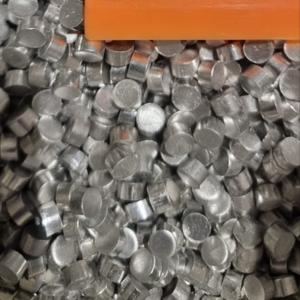 Первичный алюминиевый сплав А7 в форме полосы, фракции, гранул (до 300 тонн в месяц):
Сырье- расплавленная масса алюминий А8+титан+бор, производства Русал, Иркутский алюминиевый завод. 
Содержание 99,7-99,8% первичного алюминий в нашем продукте, с повышенным содержанием титана, что придает нашей продукции особую прочность.