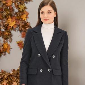 Dewberry — современный модный бренд, сочетающий классические и повседневные дизайны. Мы предлагаем высококачественные изделия — блейзеры, пальто, куртки, футболки и рубашки для стильных клиентов.