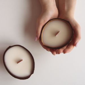 свеча в кокосе