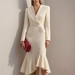 Классическое силуэтное платье