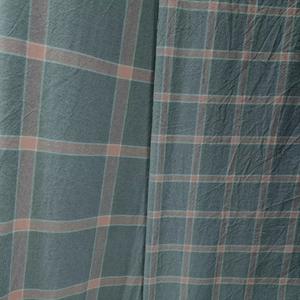 Стиранный хлопок — натуральная ткань для постельного белья из 100% хлопкового волокна. Проходит предварительную стирку на производстве, благодаря чему становится мягкой, матовой и приятной к телу уже с первого использования. Хорошо пропускает воздух, впитывает влагу, не электризуется и подходит для ежедневного сна в любое время года. Ткань устойчива к многократным стиркам, не дает сильной усадки и сохраняет форму и цвет. Оптимальный выбор для комфортного и долговечного постельного белья.