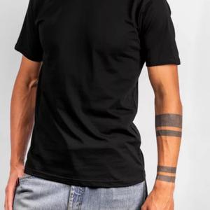 Базовая футболка 150гр (пряжа карде), хлопок 100%
Цвет черный
В наличии на складе: черный и белый цвет
Размерный ряд от XXS до 6XL