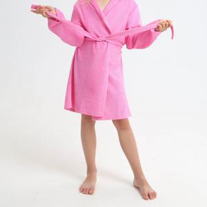 Халат детский российского производителя Зайчик Рося - идеальный вариант для бассейна и дома. Махровый халат подойдет как для девочки, так и для мальчика. Халат выполнен из махры – идеальный вариант для бассейна или душа. Главными достоинствами махры являются его впитываемость и гипоаллергенность. Состав полотна – 80% хб, 20% ПЭ.