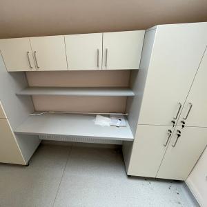 наши реализованные проекты: ы понимаем, насколько важна безопасность в медицинских учреждениях. Поэтому вся наша мебель из ЛДСП изготавливается с учетом строгих санитарно-гигиенических норм. Мы используем только безопасные, экологически чистые материалы, которые не выделяют вредных веществ и не представляют угрозы для здоровья пациентов и персонала.

Выбирая медицинскую мебель из ЛДСП, вы получаете надежное, практичное и безопасное решение, которое поможет создать современное, комфортное и соответствующее всем стандартам медицинское учреждение.

ООО Панинокс, собственное производство медицинскй и офисной мебели.