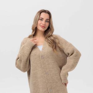 Мягкий и тёплый кардиган, который легко впишется в любой гардероб. Отличный выбор для многослойных образов.