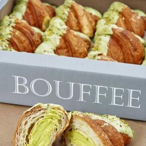 Круассан с фисташкой