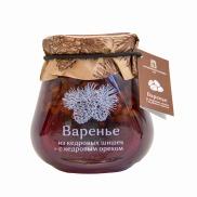 Варенье из кедровых шишек с кедровым орехом - это натуральный продукт, изготовленный из свежих кедровых шишек и кедровых орехов. 

Кедровые шишки богаты витаминами, минералами и другими питательными веществами, которые помогают укреплять иммунную систему, улучшать здоровье кожи и волос, а также повышать уровень энергии и выносливости. Кедровые орехи также являются источником многих полезных веществ, в том числе жирных кислот и антиоксидантов.