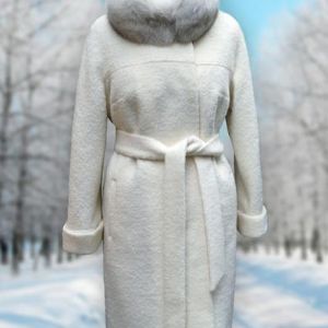 Зимнее пальто Азалия. Зимнее пальто Азалия, 100% шерсть, мех песец, енот