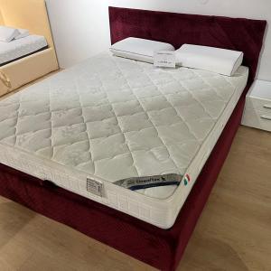 кровать. много вариантов изголовья на выбор