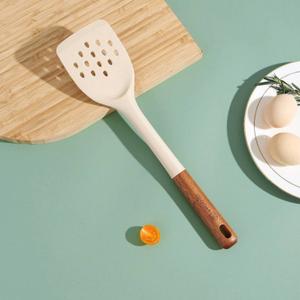 перфорированная лопатка