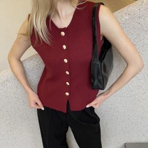 Жилетка на пуговицах
Состав: вискоза 78%, эластан 22%
Размер 42-48
Заказ от 50 единиц цветоразмера
Изготовим в любом цвете