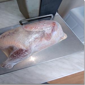 Тушка Цесарки: 600 руб/кг
Вес тушек: г
Срок годности: при  -12℃ - не более 8 мес, 
при  -18℃ - не более 12 мес.
Фасовка:  по 1 шт. в подложках ПВХ.