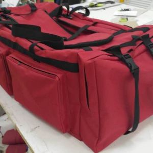 Сумка-рюкзак, трансформер  с большими накладными карманами, можно носить как сумку или рюкзак. Ткань: оксфорд. Размер: 77*40*30см