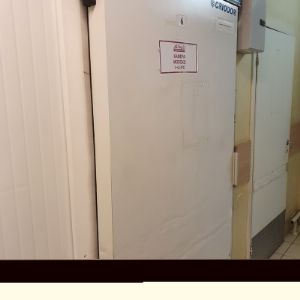 Двери для холодильных камер б/у: распашные и откатные