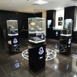 Сборная стеклянная конструкция