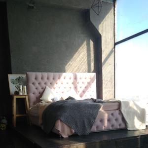 Кровать двуспальная с капитоне