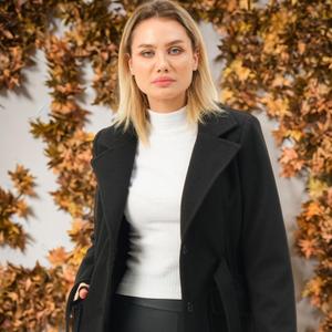 Dewberry — современный модный бренд, сочетающий классические и повседневные дизайны. Мы предлагаем высококачественные изделия — блейзеры, пальто, куртки, футболки и рубашки для стильных клиентов.