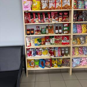 В продаже - Чипсы, соусы, суповые основы для бульона, лапша.