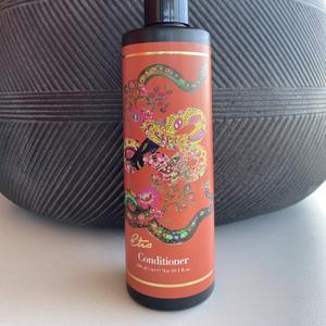Кондиционер для волос / Conditioner ETRO 300 ml

Оптовая распродажа брендовой уходовой косметики ETRO (Италия)

Предлагаем приобрести ограниченную эксклюзивную партию бренда ETRO — шампуни, гели для душа, кондиционеры для волос, крем (лосьон) для тела, мыло.

• Продукция ETRO — это оригинальные средства по уходу за телом и волосами с уникальными ароматами.
• Идеально подойдёт для бутиков, SPA-салонов, гостиниц, магазинов косметики, маркетплейсов
• Мелкий и крупный оптом
• Документы, сертификаты, фото по запросу
• Быстрая доставка по России