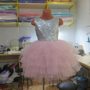 Яркие нарядные платья от Pink&amp;Mint. 
Производство : Московская область, г. Можайск
Возможна реализация товара в розницу от 1 единицы, по системе Дропшиппинг от 1 единицы на специальных условиях, по оптовым ценам от 20 единиц.