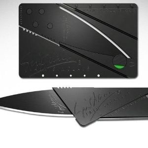 CardSharp2. Супер гаджет CardSharp2
Миниатюрный ножик CardSharp2 внешне похож на оригинальную стальную визитную карточку. В собранном виде ультратонкий нож CardSharp2 легко помещается даже в бумажник.