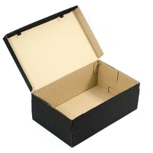 Черные картонные коробки для обуви