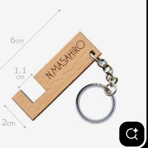 Брелок-подставка под телефон