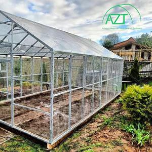 Каркас теплицы "Коттедж"  вид сбоку
Каркас из стальной оцинкованной профильной трубы размером 20х40 мм.
С шагом между дугами 0,65 метра или 1 метр.
Каждая дуга усилена ребром жёсткости с 11-ю продольными перемычками.
Данная теплица имеет надежное краб соединение, которое крепит перемычку к дуге в одну плоскость, что даёт полное прилегание поликарбоната ко всей конструкции каркаса, тем самым увеличивая срок службы.
2 двери, 2 форточки, евро ручки , 2 крючка, конек на всю длину, штатная система для подвязывания растений.
Полный комплект фурнитуры и кровельных саморезов для сборки теплицы.
Возможность увеличения теплицы на любую длину кратно 2-ум метрам (10,12,14 метров и т.д.)