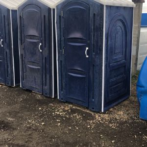 Пластиковая туалетные кабинки