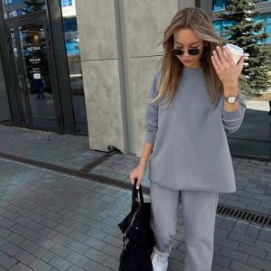 ♣️Новинка🔥
♣️Крутые спорт костюмы🤩
   Осень-зима🚀
♣️Ткань: Трёхнитка на флисе Турция🇹🇷качество пенье 
♣️Размер: S M (4)
♣️Цена: 1480 сом