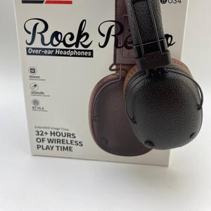 Borofone BO34 Brown — беспроводная полноразмерная Bluetooth-гарнитура

Классическое сочетание автономности и удобства для ежедневного использования.

Основные характеристики: • Ёмкость аккумулятора: 300 мАч • Время зарядки: 1.5 часа • Время работы: до 32 часов

Дополнительно: • Поддержка голосовых подсказок (китайский / английский язык) • Управление с кнопок на корпусе