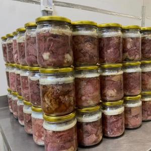 Тушёнка оптом: от  20  тонн, 160 руб./банка (разные объемы банок и разное наполнение)
Возможна корректировка цены при больших объёмах!
Всё по ГОСТ, документы в комплекте.