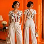 Роскошная Футболка с V-образным Вырезом и Цепочным Принтом