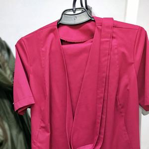 Медицинский костюм: халатик и брюки на резинке. Давальческое сырье, для продажи на маркетплейсах.