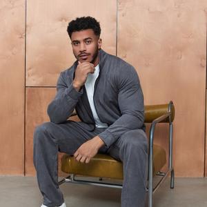 Мужская двойка URBN Set — стиль и комфорт на каждый день.

Комбинация casual-лонгслива и брюк в стиле half-zip из мягкой вельветовой ткани Tesla.
Тёплая, приятная к телу и идеально подходит для осени, зимы и ранней весны.

💥 Особенности модели:
— полузастёжка half-zip
— прямой силуэт
— мягкая фактурная ткань
— удобная посадка
— универсальный street-look

Размеры: 46–56

Отличный вариант для города, офиса или прогулок — когда хочется выглядеть стильно и чувствовать себя комфортно.