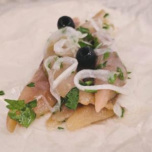 Икра сельди с маслинами